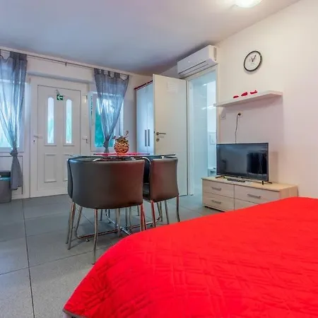 Studio In With Sea View, Terrace, Air Conditioning, Wifi 4626-6 *